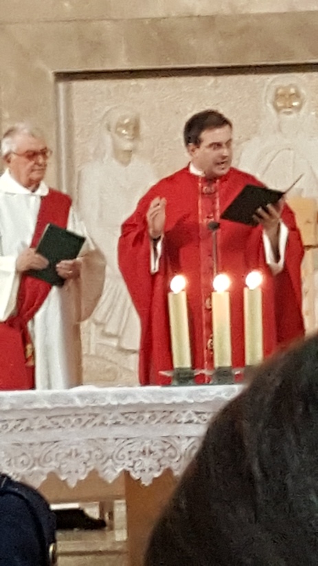 Misa de hoy, Pentecostés, Parroquia Nuestra Señora de la Bona Nova, Barcelona, España.